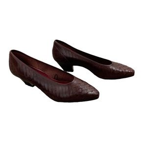 Anne Wells Block Heels Leather EUC Size 7 1/2